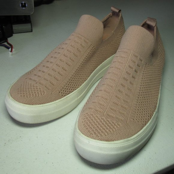 Steve Madden Shoes - Steve Madden Daray Slip on Shoe Size 8